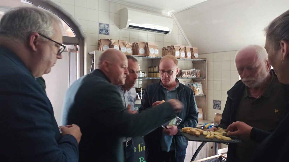 Gedeputeerde Marc Oudenhoven op bezoek bij het Netwerk Goed Boeren